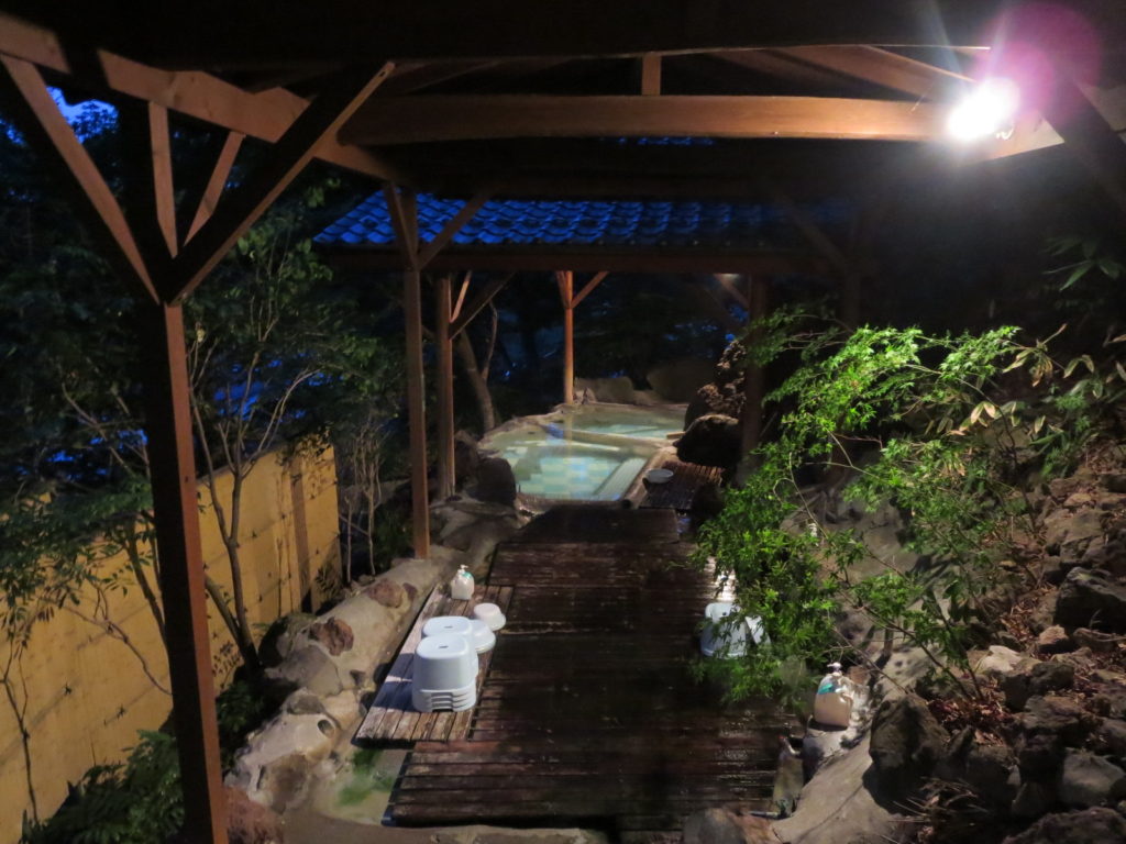 道の駅ビーナスライン蓼科湖の小斉の湯温泉の露天風呂