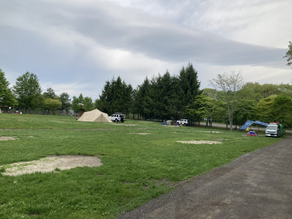 幌馬車くんと行く北軽井沢スウィートグラスの軽キャンピングトレーラのキャンプの浅間ビューサイト