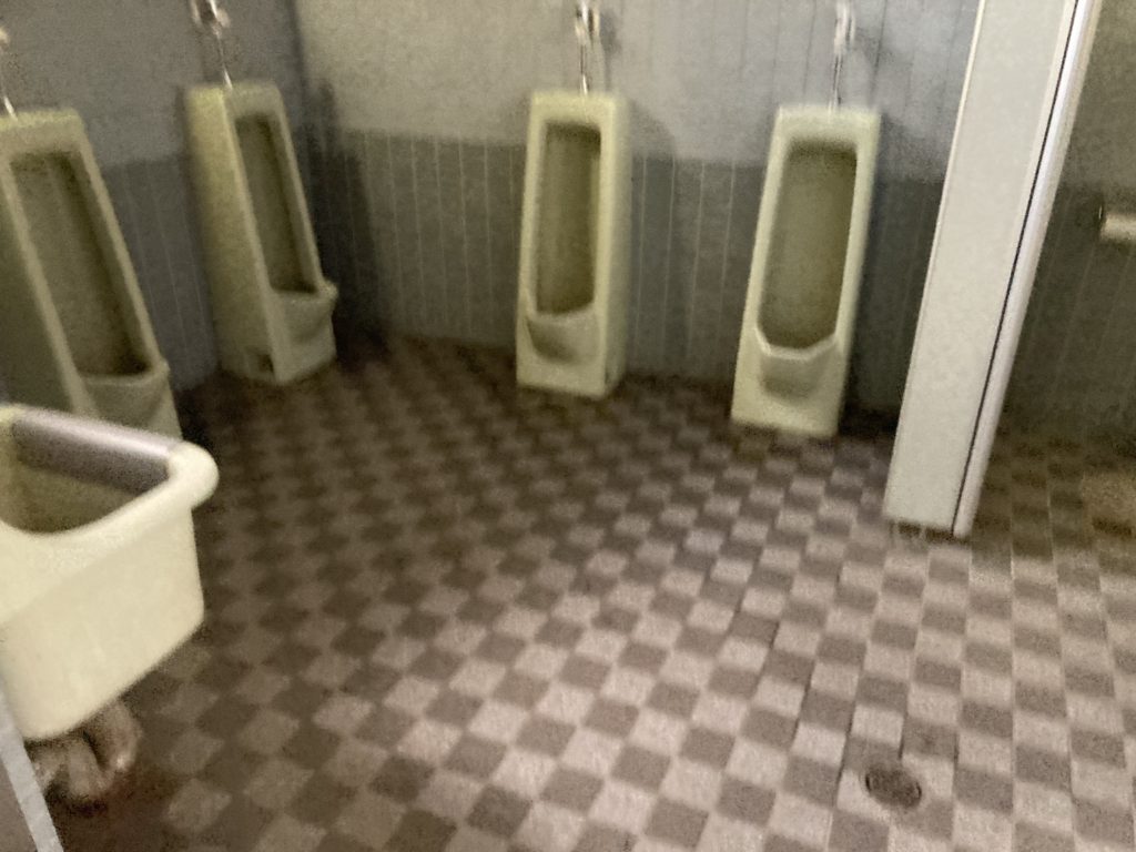嬬恋のバラキ高原キャンプ場のトイレの便器