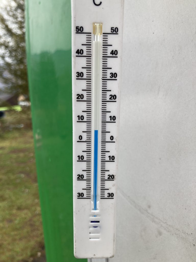 無印良品カンパーニャ嬬恋キャンプ場の10月の朝の気温は6℃
