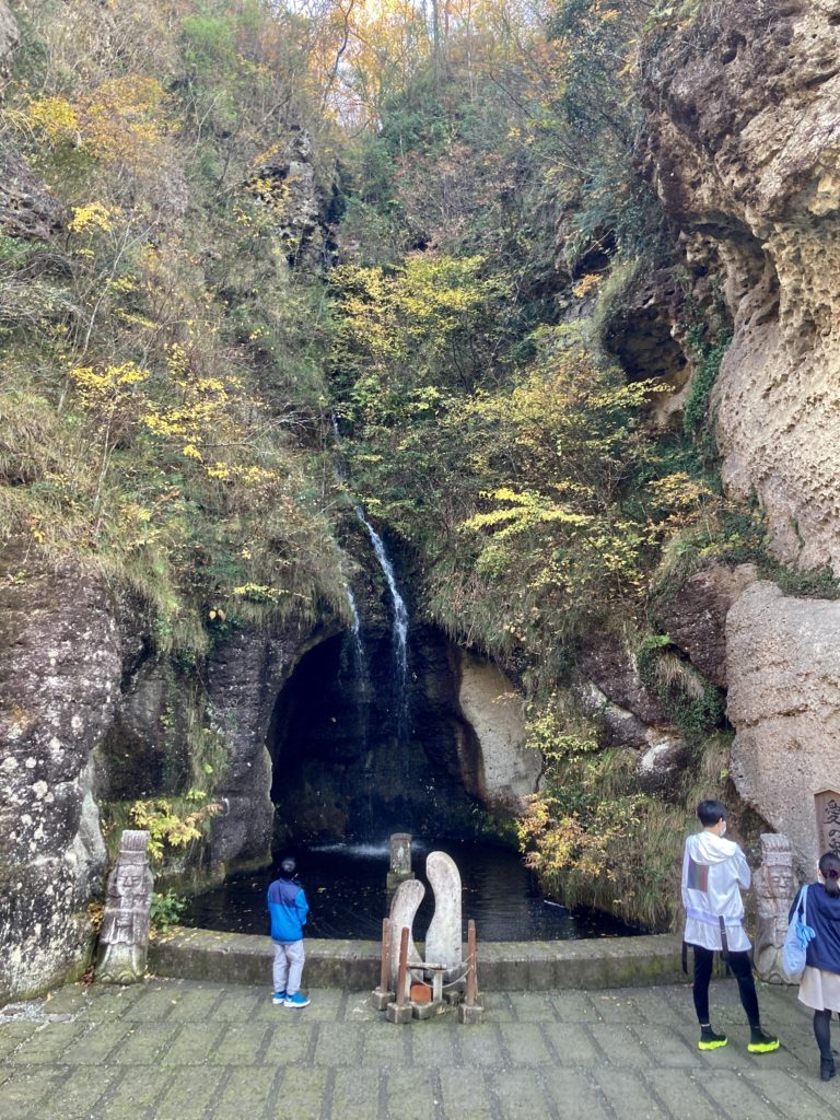 宇都宮の大谷資料館の滝