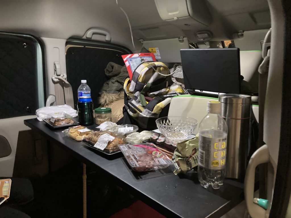 エブリイワゴンで行く東京アクアライン「海ほたるパーキングエリア」車中泊で自作テーブル展開