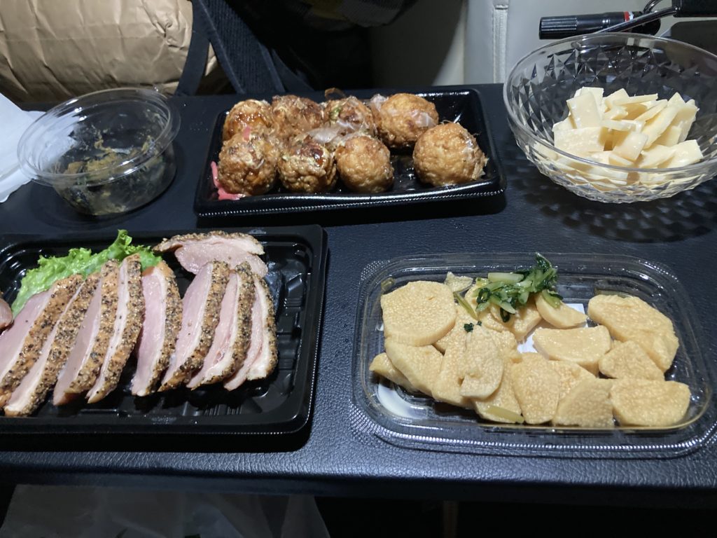 エブリイワゴンで行く東京アクアライン「海ほたるパーキングエリア」車中泊で車中泊で食事