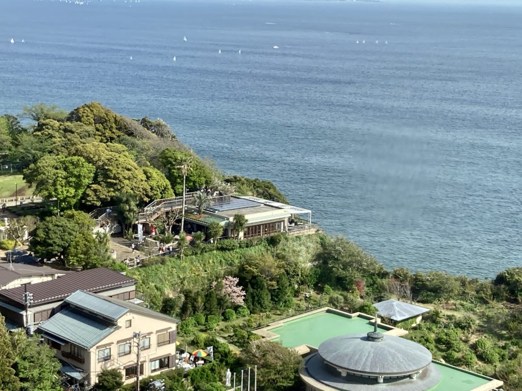 江の島のイルキャンティカフェを上空から撮影