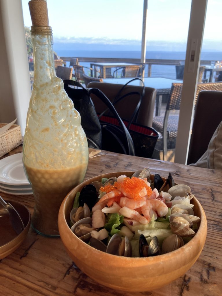 江の島のイルキャンティカフェのサラダ