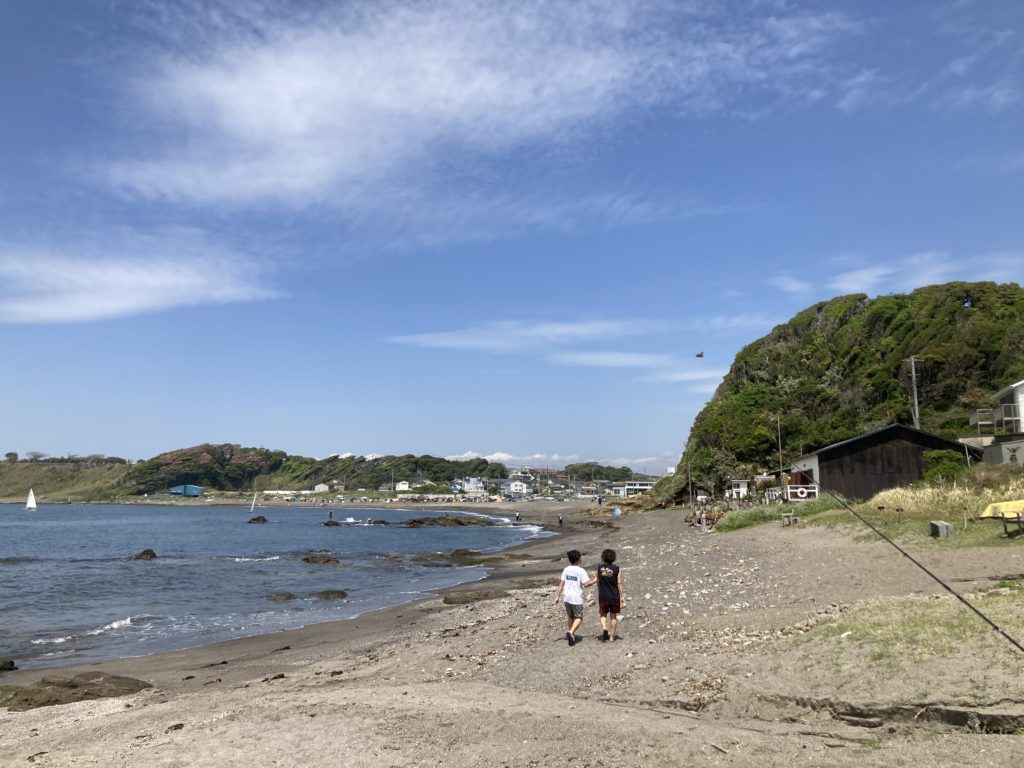 和田長浜海岸駐車場から歩いていける釣り場から海水浴場に戻る