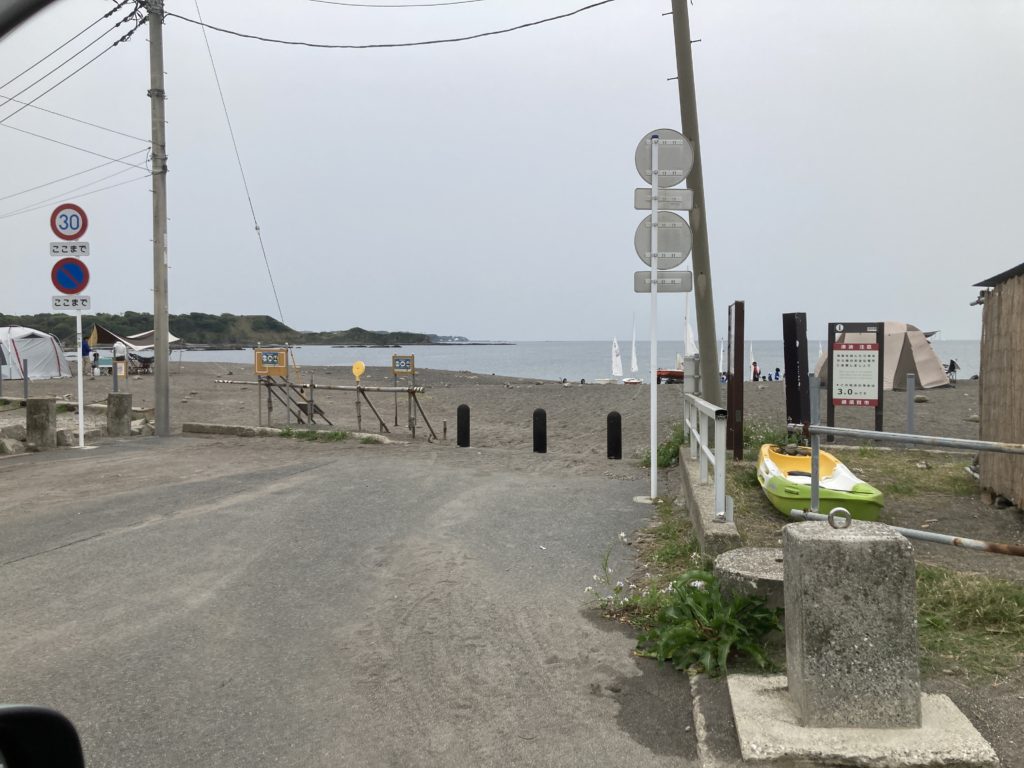 キャンプができる和田長浜海岸と横須賀「和田長浜海岸駐車場」
