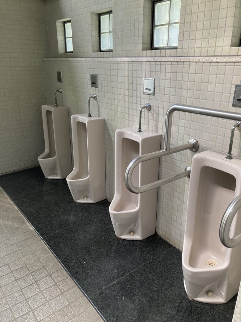 箱根ビジターセンターのトイレの男子トイレ
