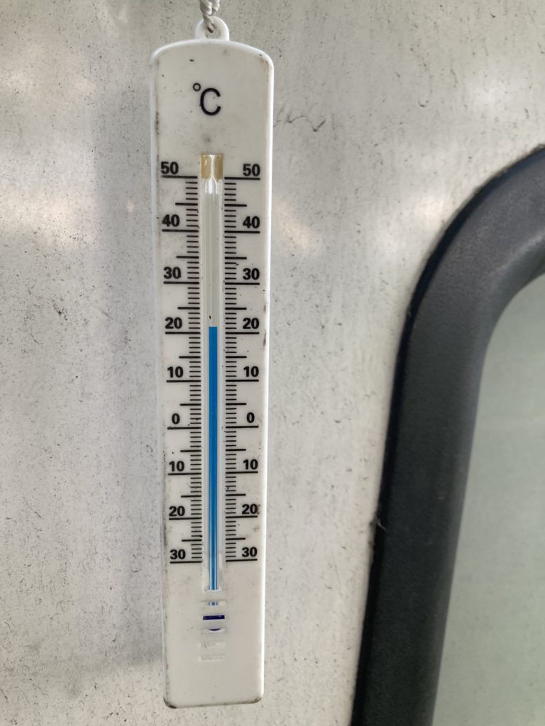 軽キャンピングトレーラーの幌馬車くんで行く榛名山麓「十文字ビレッジキャンプ場」の6月の気温は21℃