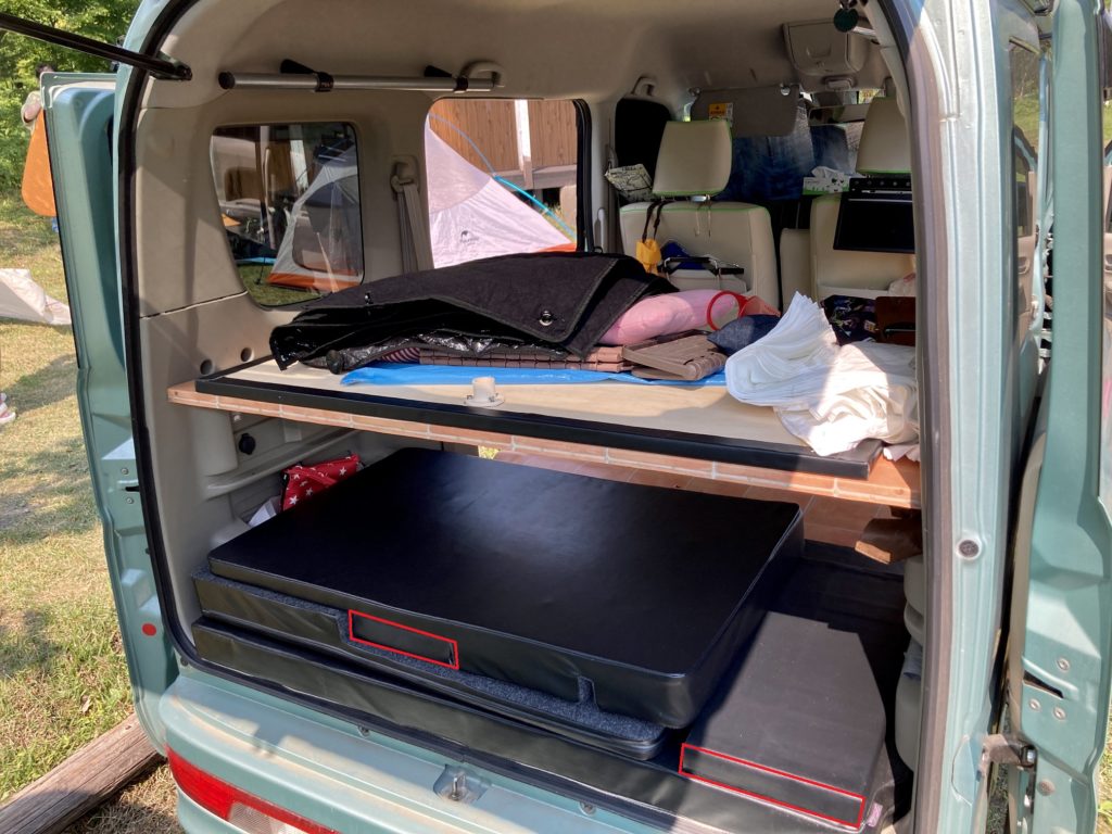 車中泊はエブリィワゴン車中泊は専用のベッドマット＋自作の延長マット使います