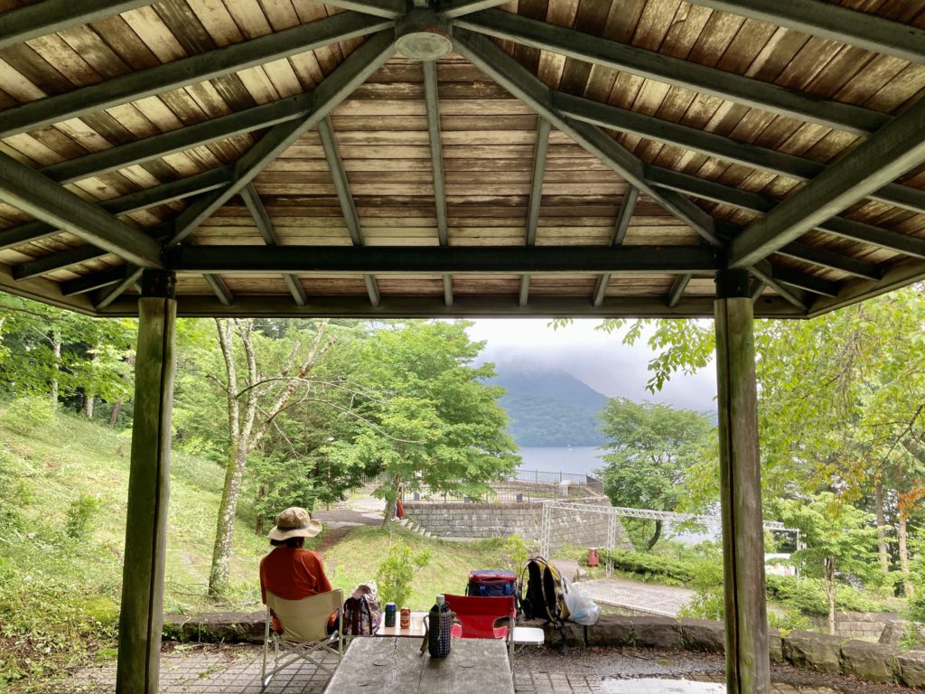 榛名湖畔の宿 記念公園の東屋からの景色（結構よい風景）