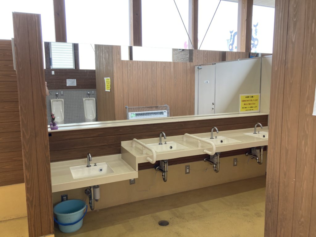 道の駅「美ヶ原高原」の24時間使えるトイレの洗面