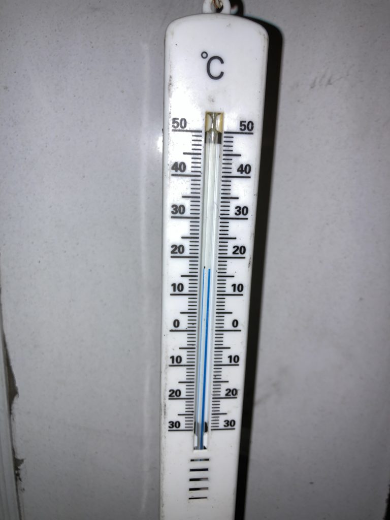 21時頃の7月の道の駅「美ヶ原高原」の気温は17℃（夜は16℃ぐらい下がったみたいです）