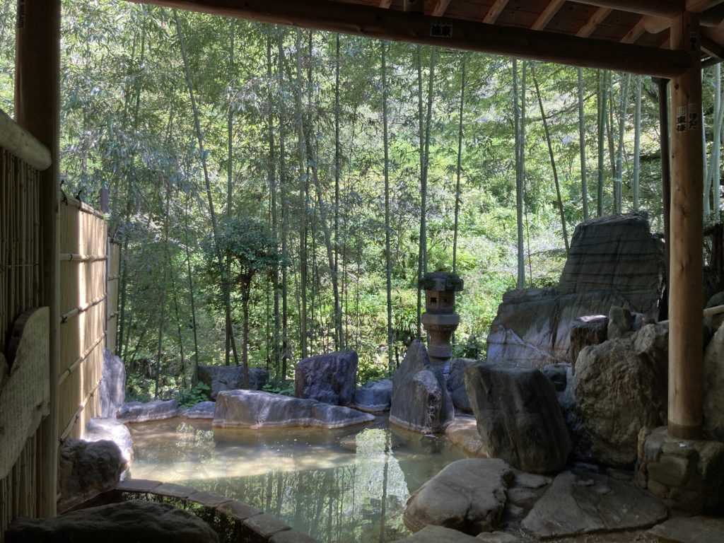 清流荘の外湯の仙境の湯の風情のある露店風呂