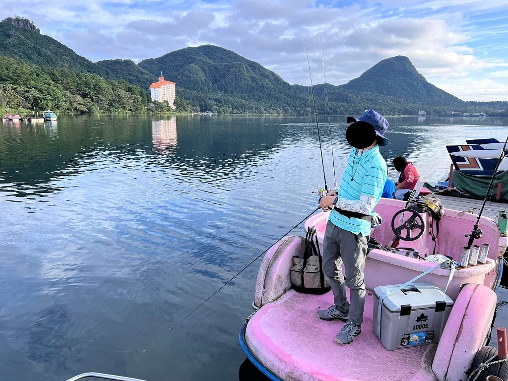 榛名湖のバス釣り。釣り舟