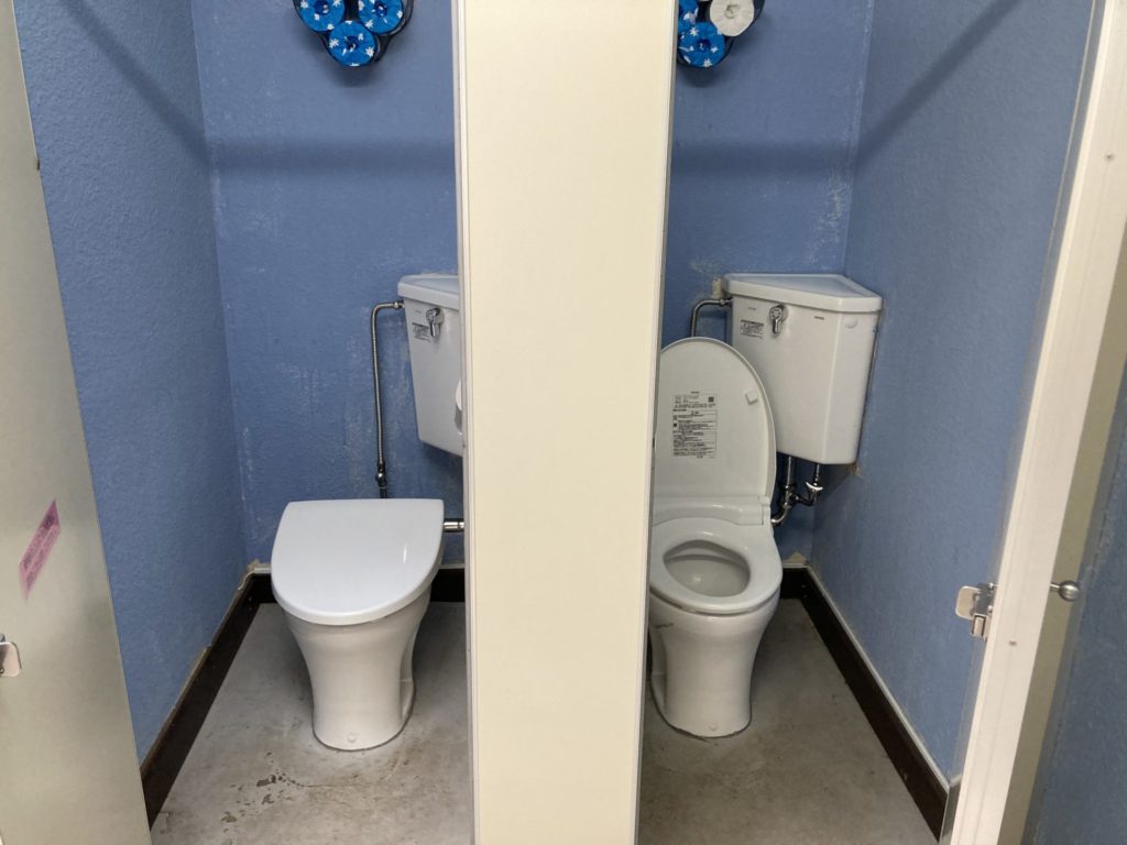 駒出池キャンプ場のトイレの便座はウオシュレット無し