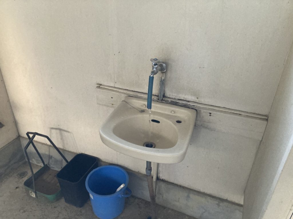 菅沼キャンプ村のトイレの洗面