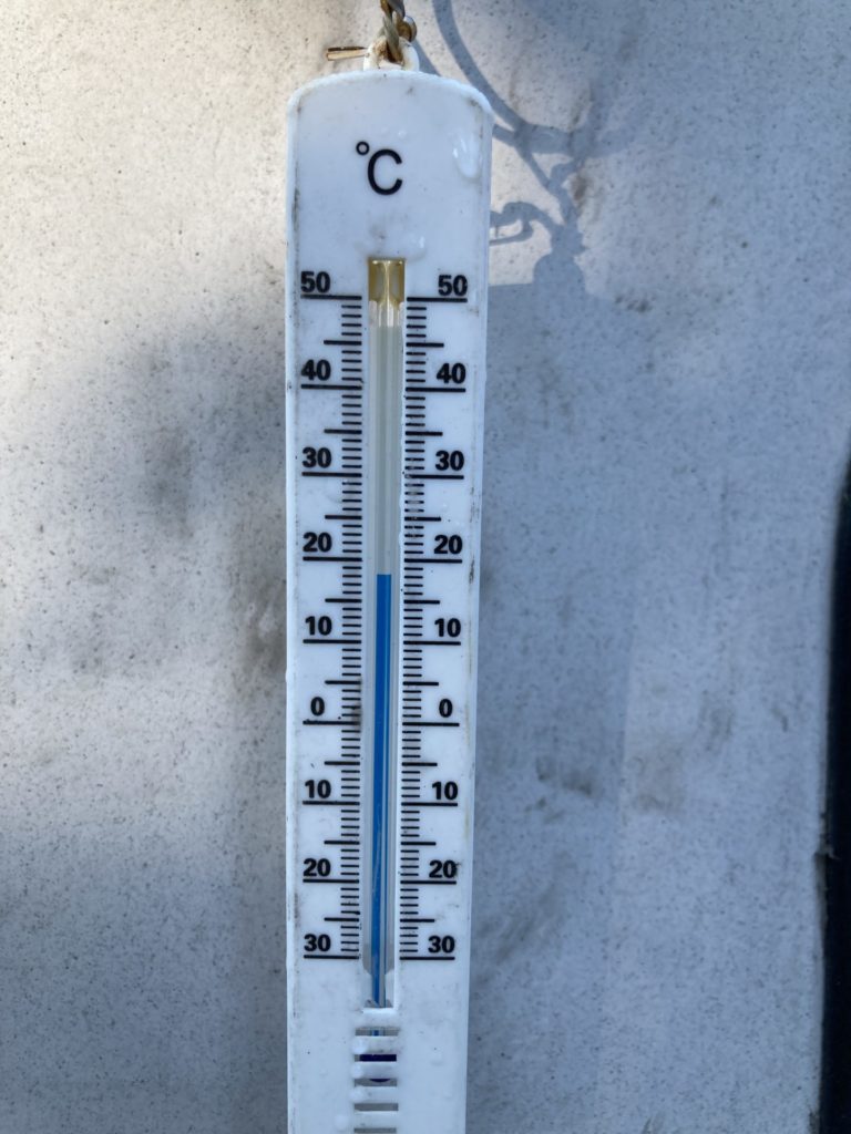 日光湯元キャンプ場の8月の朝6時の気温も18℃