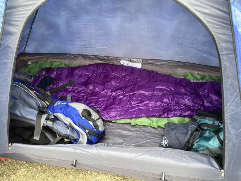 ワークマン　BASICドームテント 1人用で登山でテント泊したときの室内空間