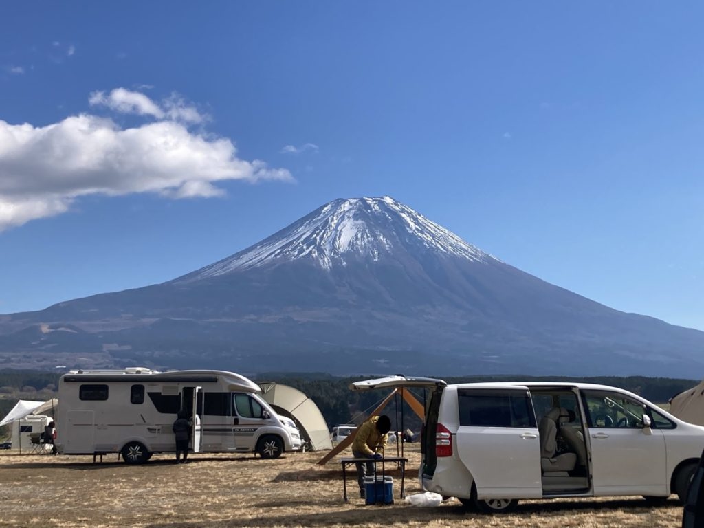 ふもとっぱらキャンプ場からの富士山の景色