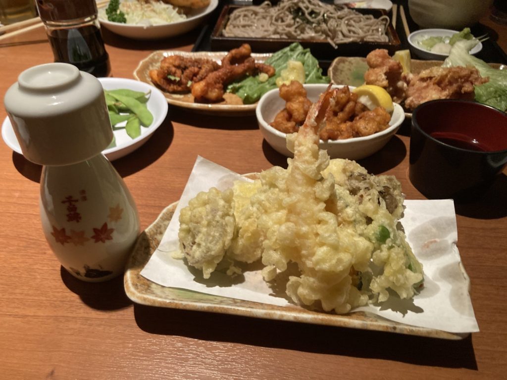 レストラン「神蔵」の日本酒と天ざる定食