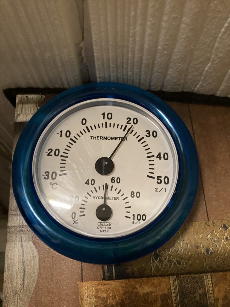 4月のトレーラーの室温は22℃