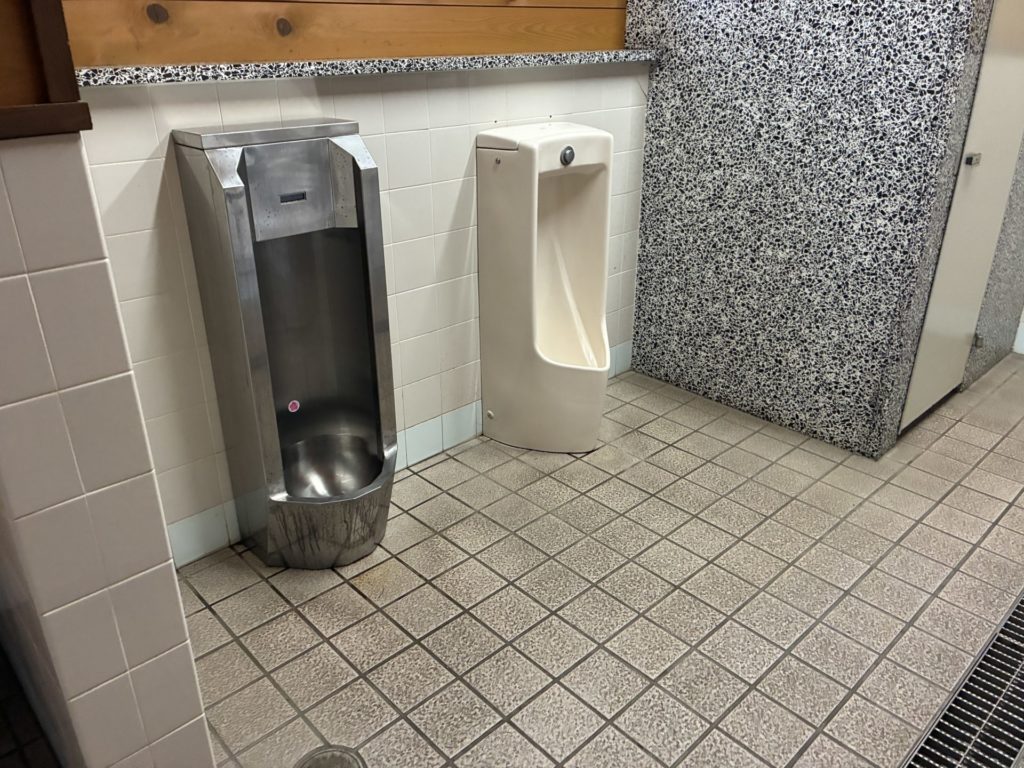 湯の湖　日光湯元キャンプ場で使える公衆トイレ