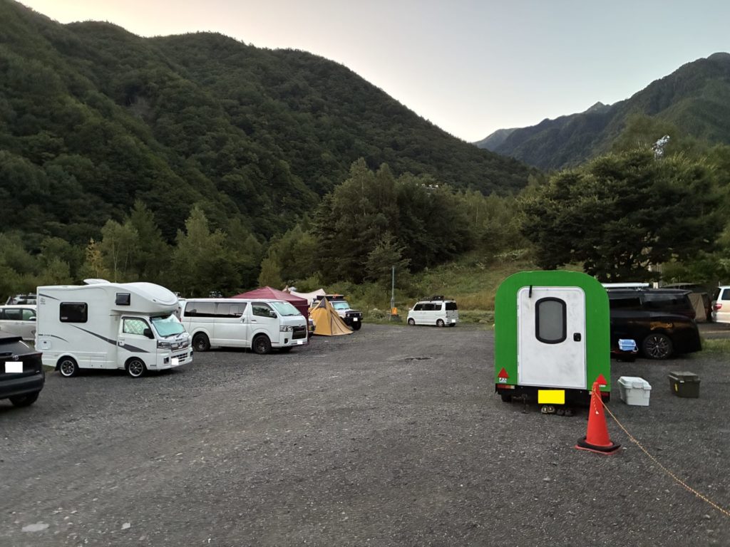 木曾駒冷水公園キャンプ場　Ｃ区画　Ｂ区画との境付近