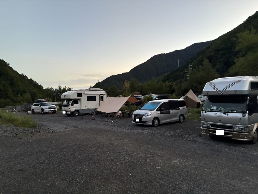 木曾駒冷水公園キャンプ場　Ｃ区画/Ｂ区画との境付近（おそらくほぼB）