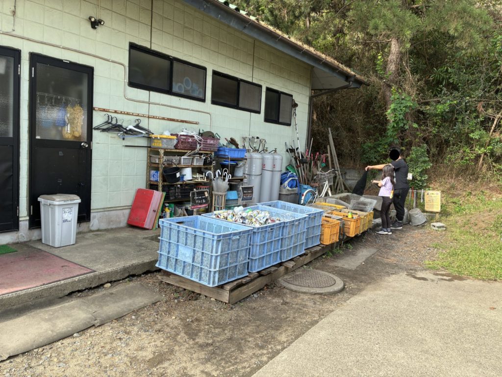 大洗サンビーチキャンプ場　ゴミステーション　燃えないゴミの分別