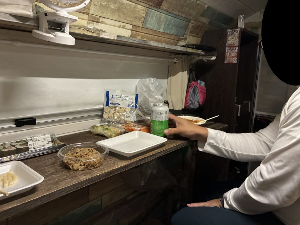 軽キャンピングトレーラーで呑み