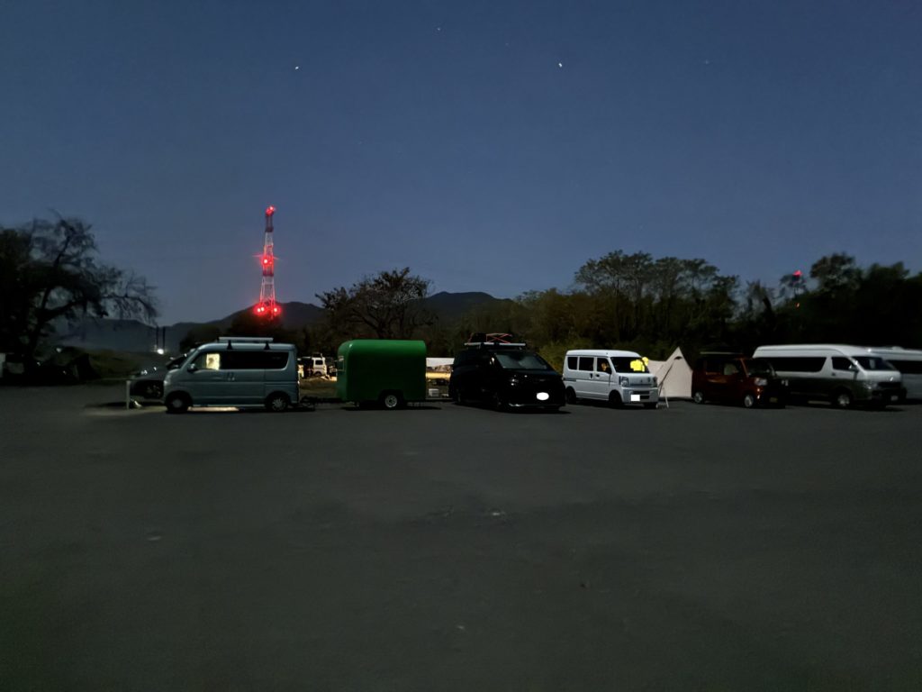 軽自動車のエブリィワゴンとキャンピングトレーラーで行く「かんなの湯「神流川ゆ～ゆ～ランド自由広場無料キャンプ場」」車中泊