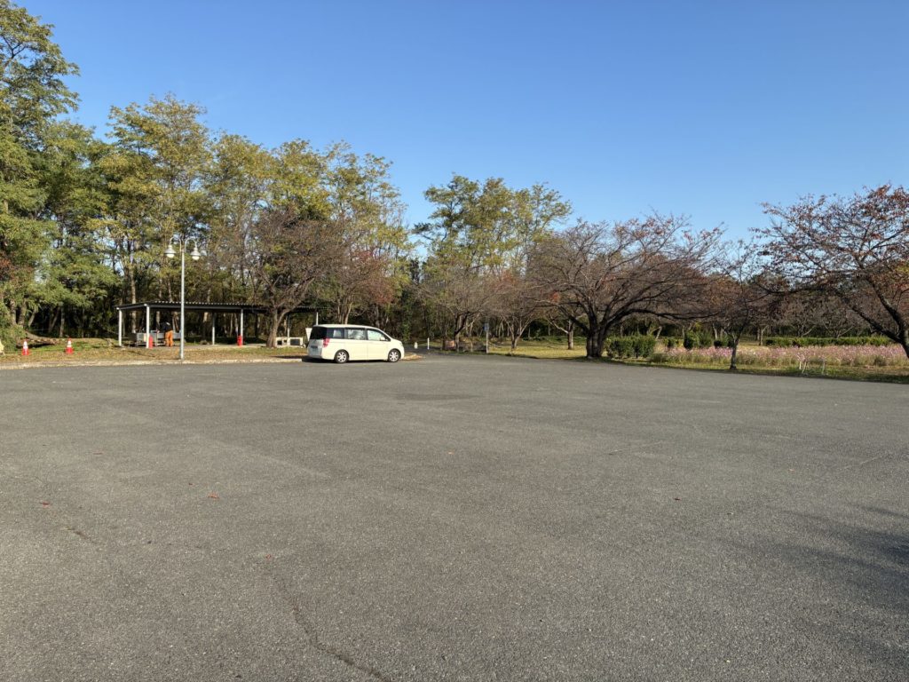 かんなの湯無料キャンプ場　11月の土曜日の早朝の混み具合（6時台）