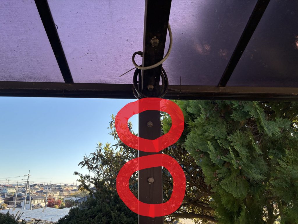 昭和アルミのカーポートの高さ調整 支柱の2つのナットを外す