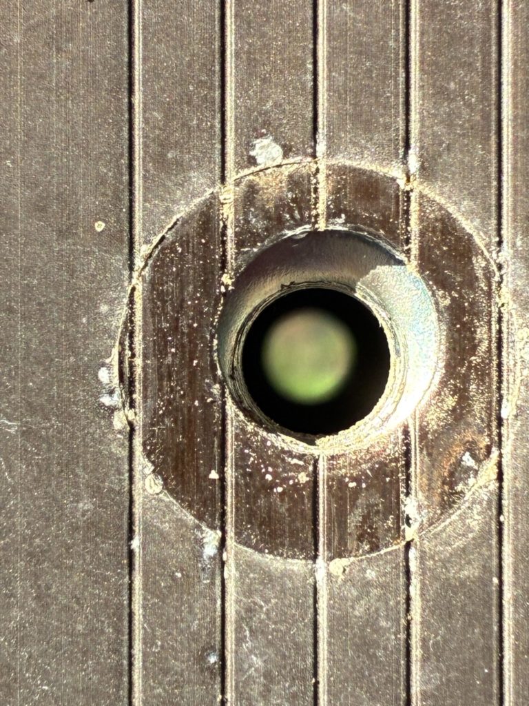 カーポートの高さ調整DIYで支柱のナットを外す