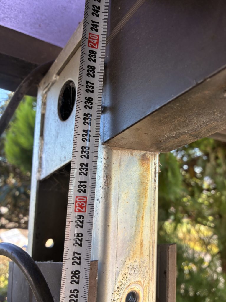 昭和アルミのカーポートの高さ調整DIYで20cmアップ支柱の高さは234cmまで確保できました