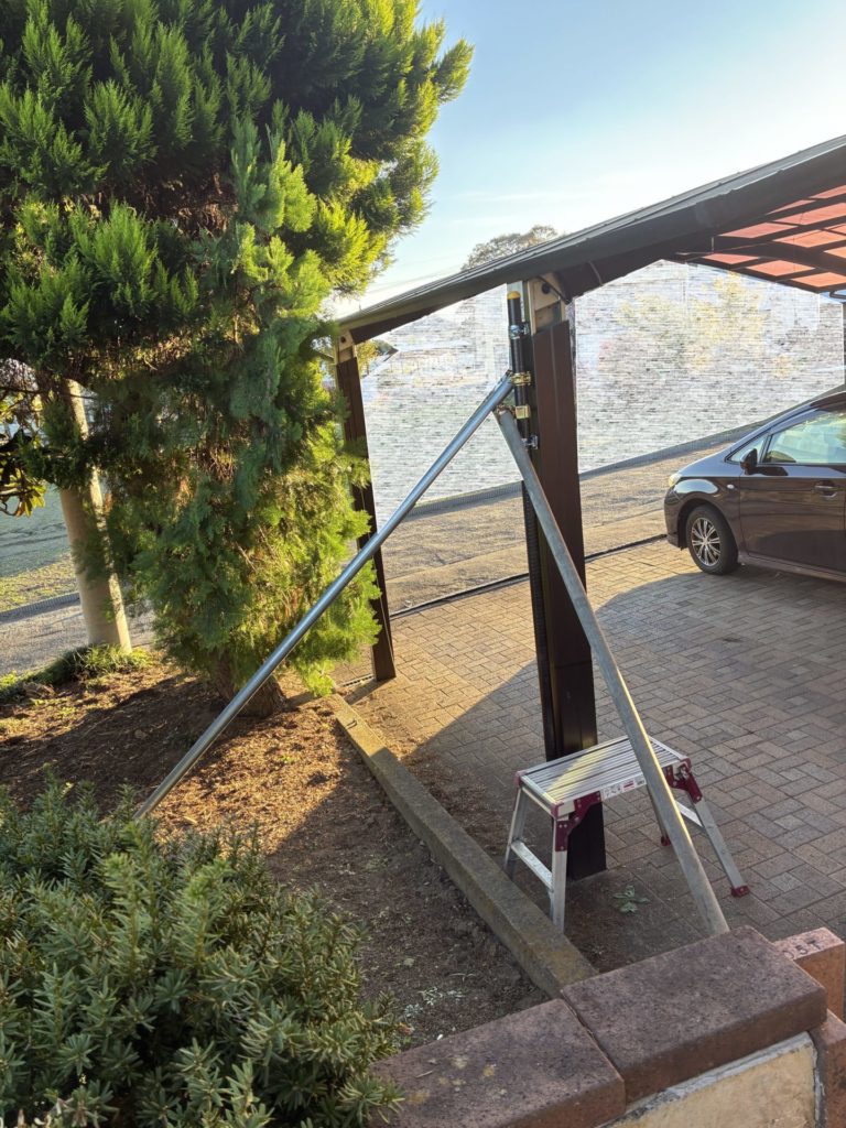 カーポートの高さ調整DIYで単管パイプで支柱を補強