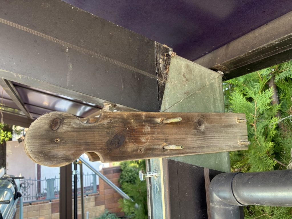 カーポートの高さ調整DIYで人感センサーライトの設置