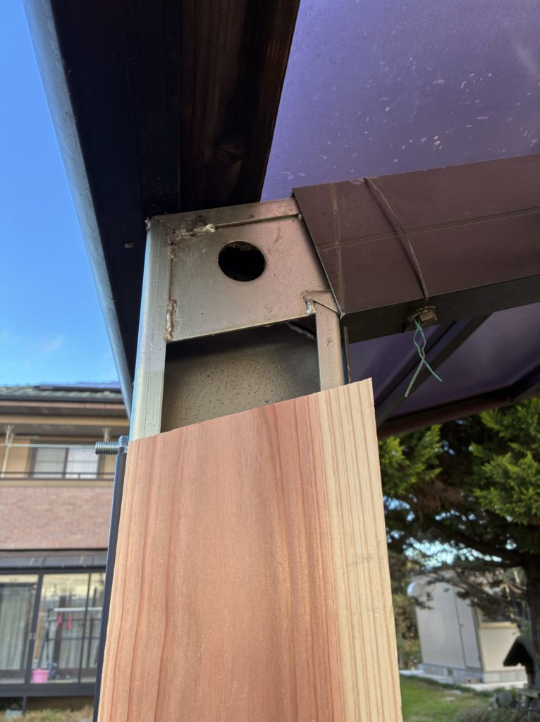 昭和アルミのカーポートの高さ調整DIYで化粧板の板調整