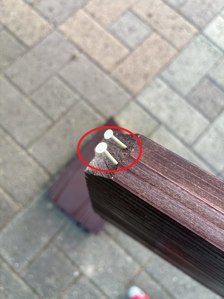 化粧板の取り付け作業 釘