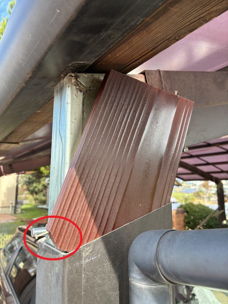 昭和アルミのカーポートの高さ調整DIYで20cmアップ(化粧板の取り付け作業)