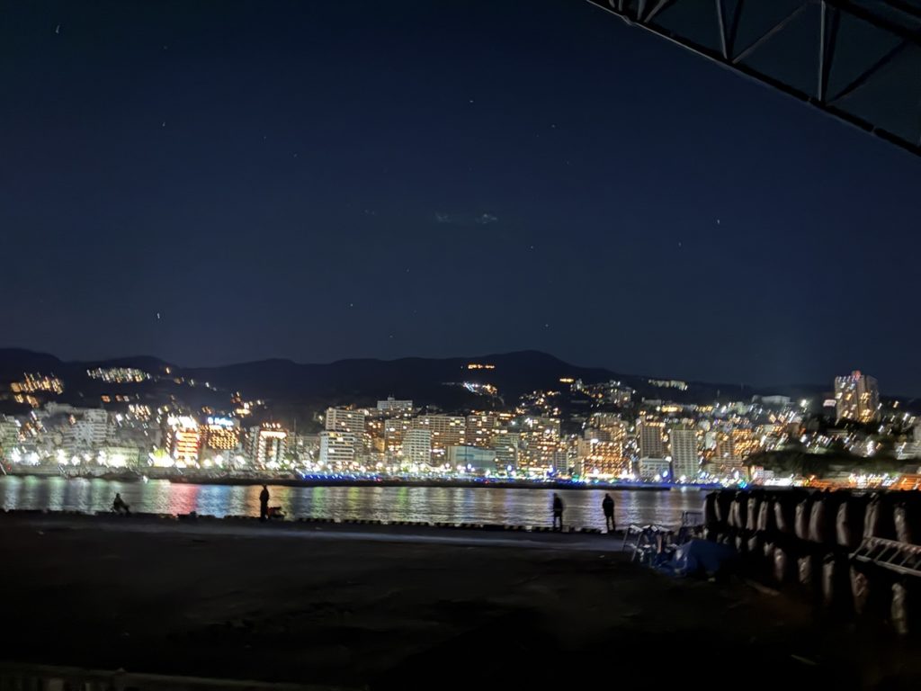 熱海港海釣り施設付近からの夜景
